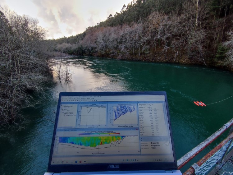 aforo de caudales en el rio Navia